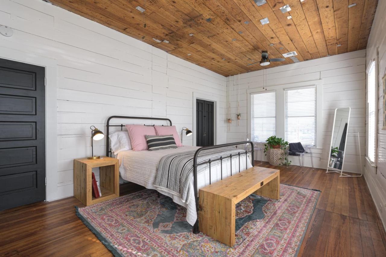 Restored 1930S Uptown Bungalow 2 Min. To Magnolia Waco Exterior foto